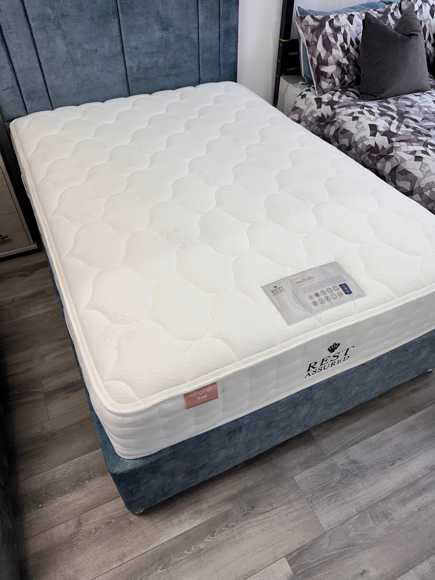 Suffolk Divan set with Floorstanding headboard £849.99